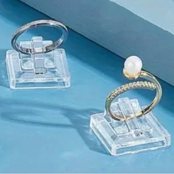 Clear Acrylic Ring Displays set of 2 - Picture 4 of 4